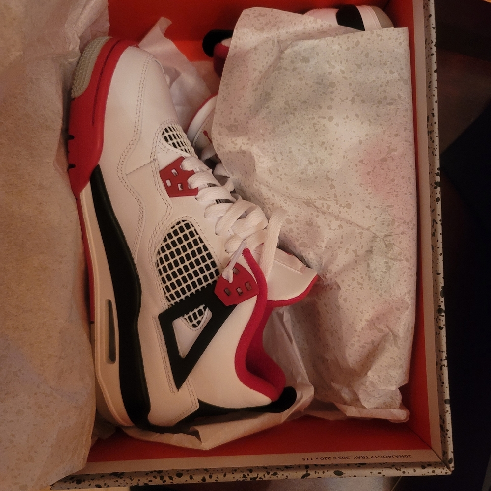 New Jordan Retro 4